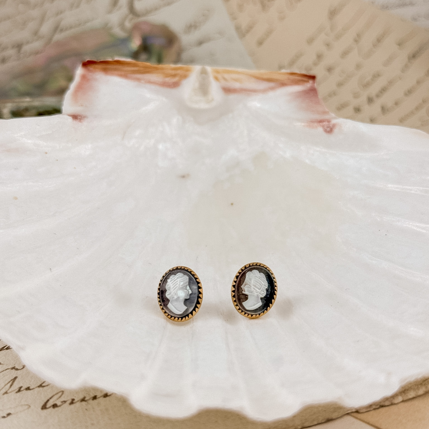 Vintage 14kt Gold Filled Camero Stud Earrings | Abalone Shell & Mother of Pearl