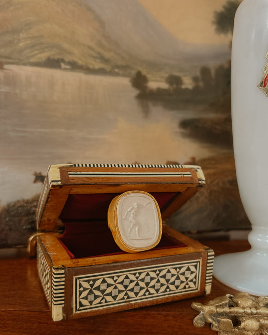 Mother of Pearl box & Authentic Grand tour intaglio