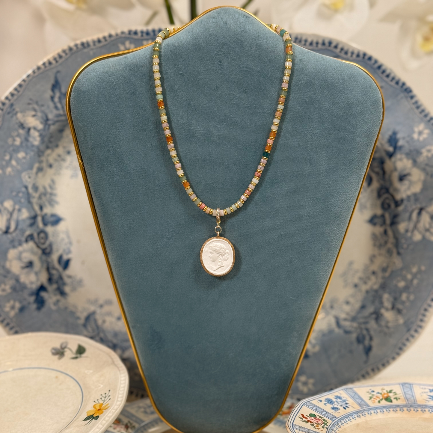 Intaglio Grove Gemstone Necklace | Bellini