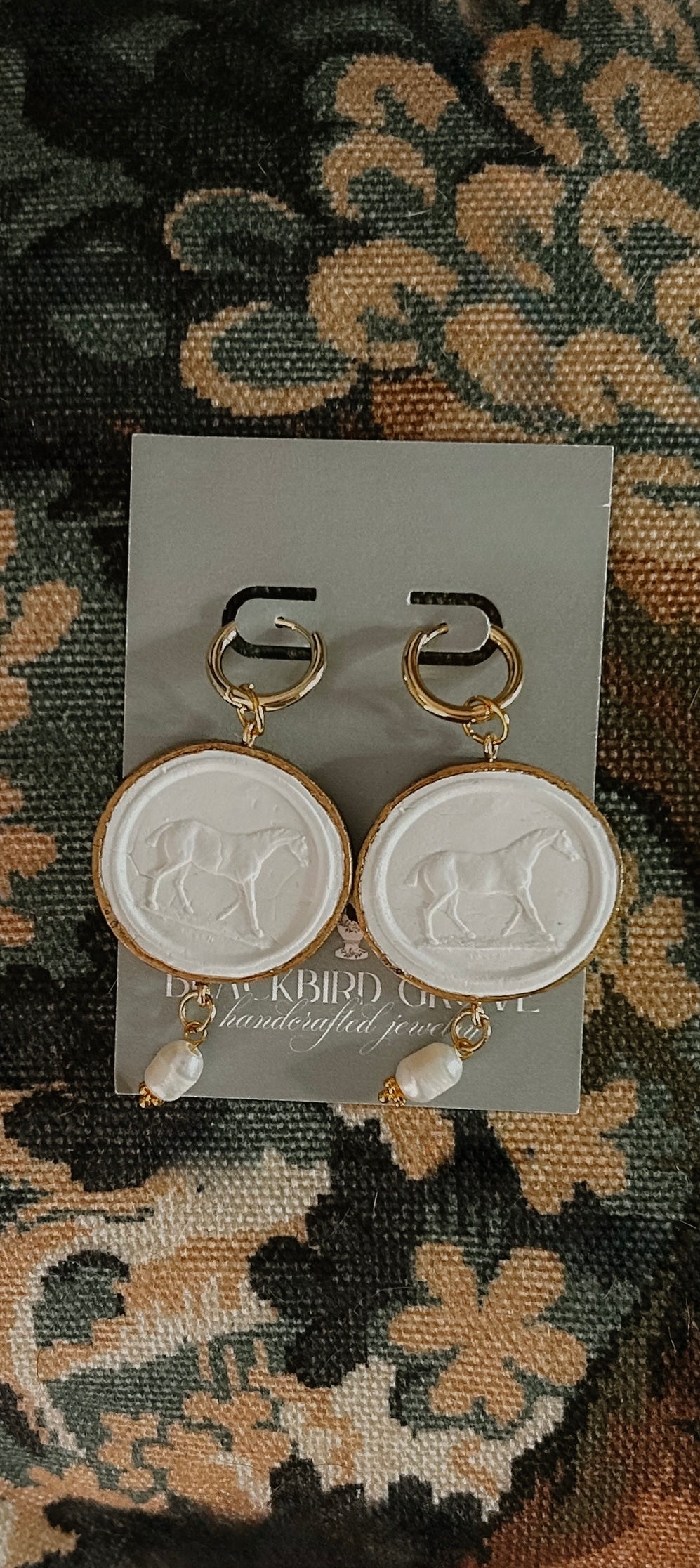 Intaglio Grove Earrings | Horse Motif with Pearl