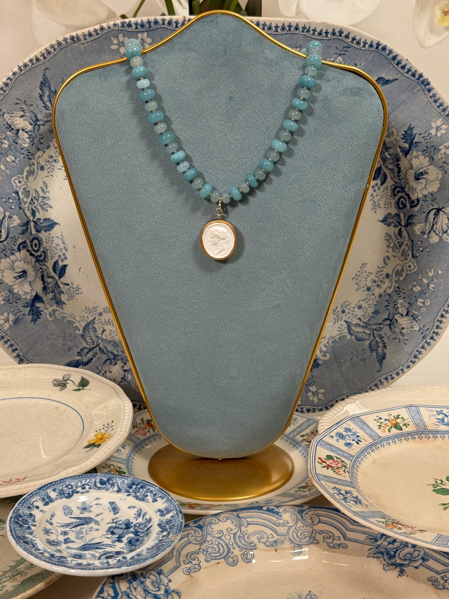 Intaglio Grove Gemstone Necklace | Capri