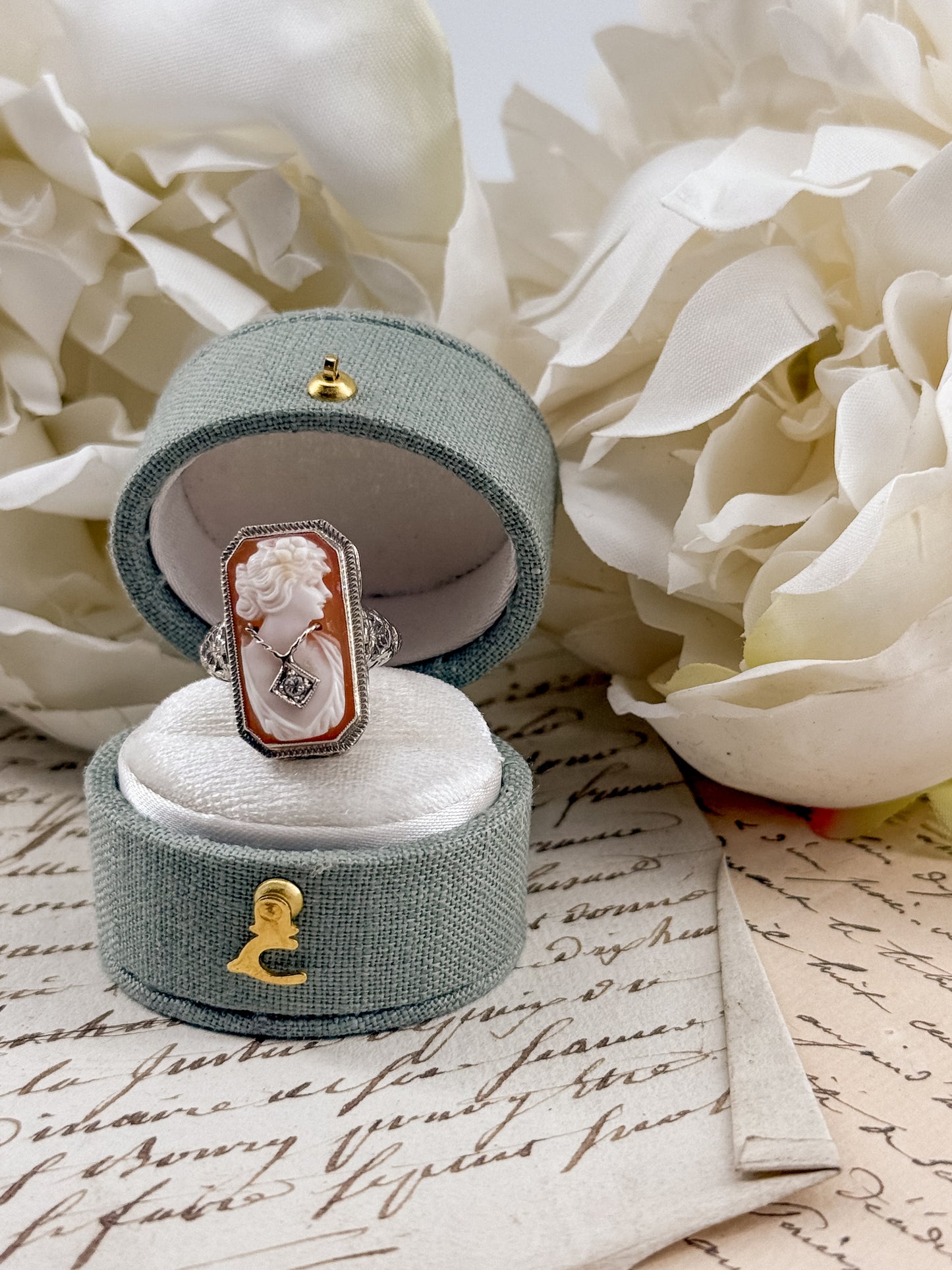 Antique 14K Gold Shell Cameo & Diamond Ring