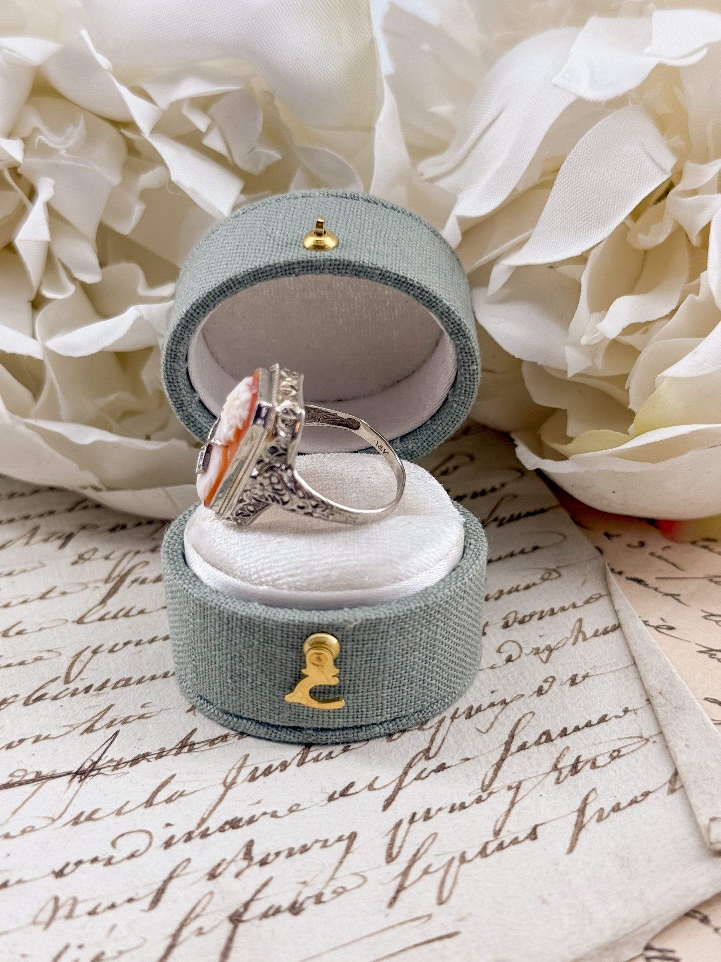 Antique 14K Gold Shell Cameo & Diamond Ring